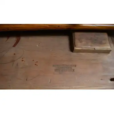 Eleganter Schreibtisch aus schottischer Eiche