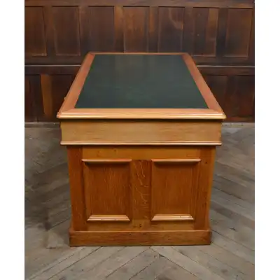 Eleganter Schreibtisch aus schottischer Eiche