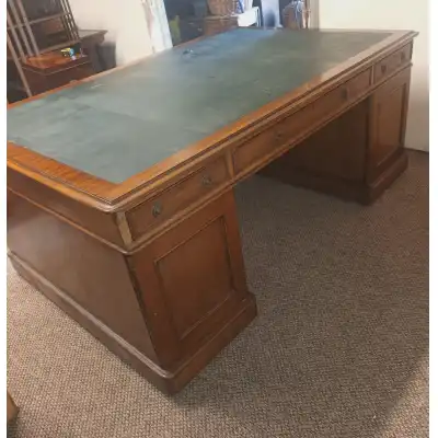 Spätviktorianischer Schreibtisch aus Mahagoni