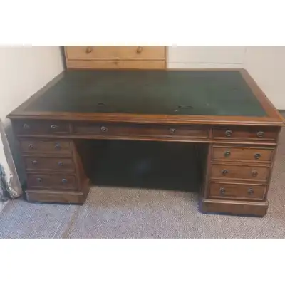 Spätviktorianischer Schreibtisch aus Mahagoni