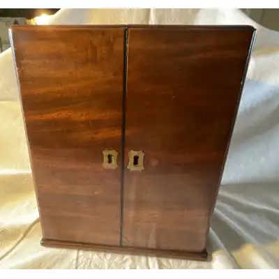 Antikes Medizinschränkchen aus Mahagoni