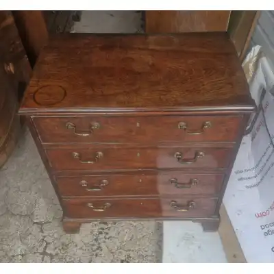Antike Kommode aus Mahagoni