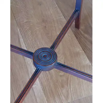 Stilvoller Mahagonitisch