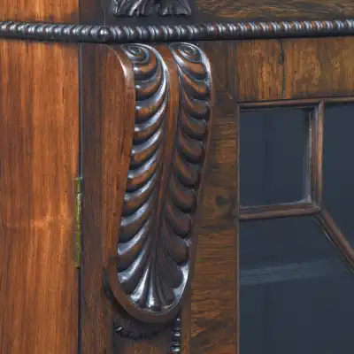 Antiker Büscherschrank 