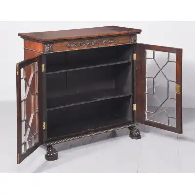 Antiker Büscherschrank 