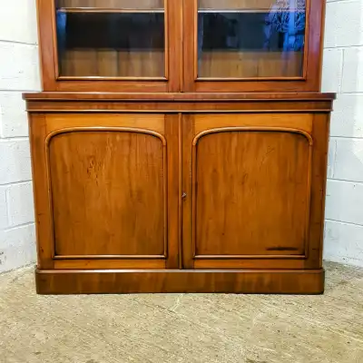 Antiker Bücherschrank aus Mahagoni