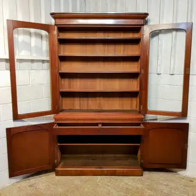 Antiker Bücherschrank aus Mahagoni