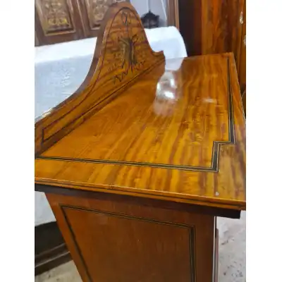 Viktorianisches Bücherregal 