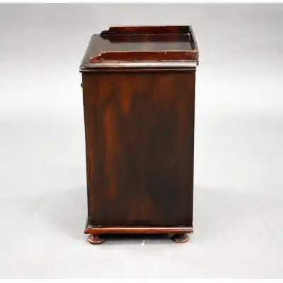 Antike Kommode aus Mahagoni