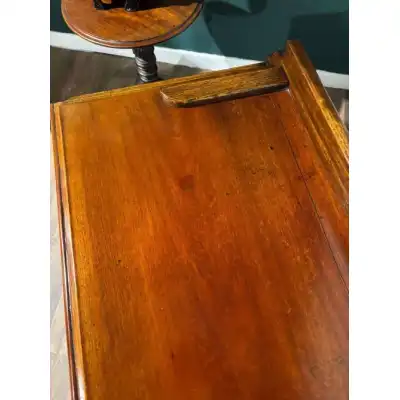 Antike Kommode aus Eiche