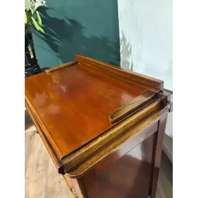 Antike Kommode aus Eiche