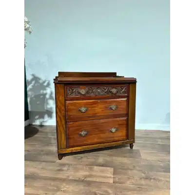 Antike Kommode aus Eiche