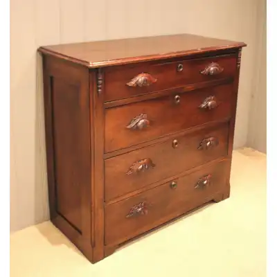 Antike Kommode aus Kirschholz