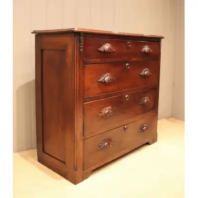 Antike Kommode aus Kirschholz