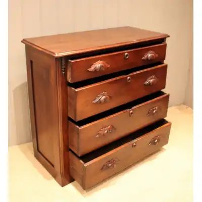 Antike Kommode aus Kirschholz