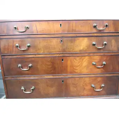 Georgianische Kommode aus Mahagoni