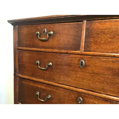 Antike Kommode aus Eiche