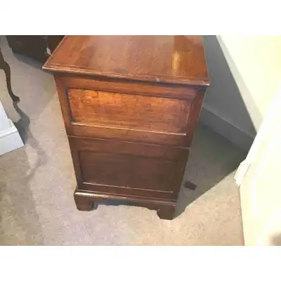 Antike Kommode aus Eiche