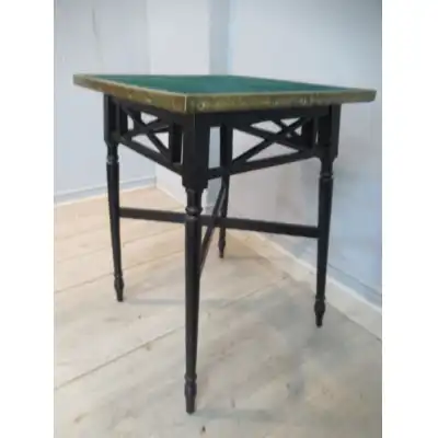 Antiker Beistell-Lampentisch