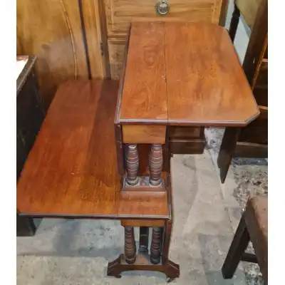 Antiker Klappbarer-Teetisch