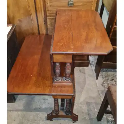 Antiker Klappbarer-Teetisch