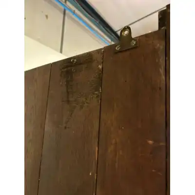 Antiker Eckvitrinenschrank