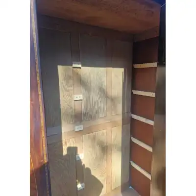 Antiker Mahagoni Kleiderschrank