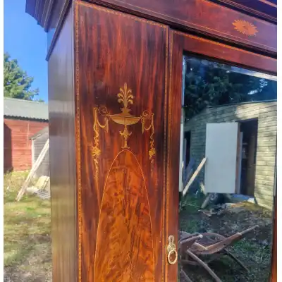 Antiker Mahagoni Kleiderschrank
