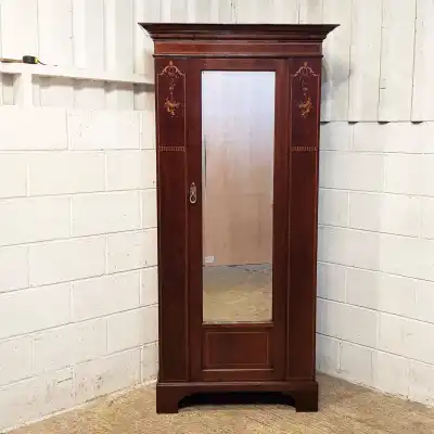 Antiker Kleiderschrank aus Mahagoni