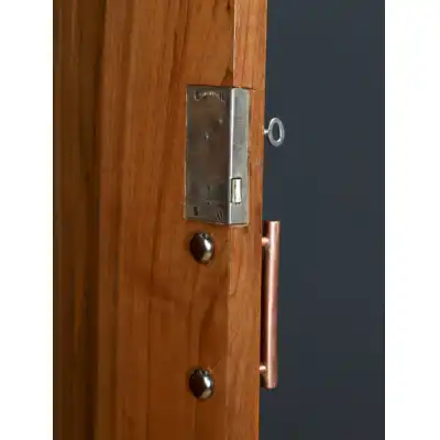 Antiker Kleiderschrank 