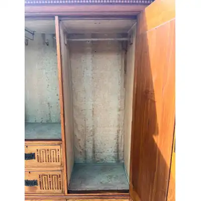 Antiker Eich-Kleiderschrank