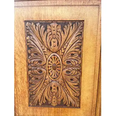 Antiker Eich-Kleiderschrank