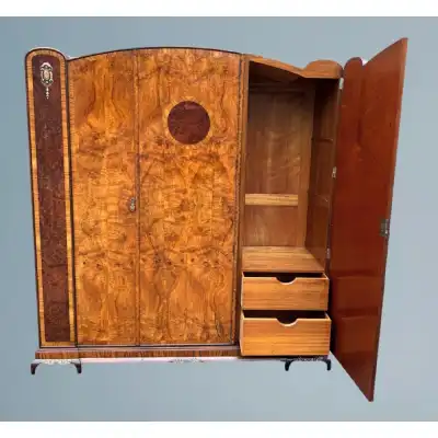 Antiker Kleiderschrank mit Spiegel