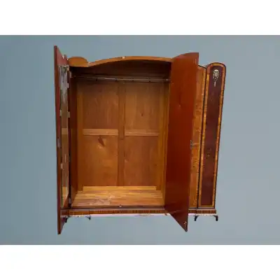 Antiker Kleiderschrank mit Spiegel