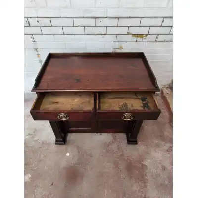 Antikes Sideboard aus Mahagoni