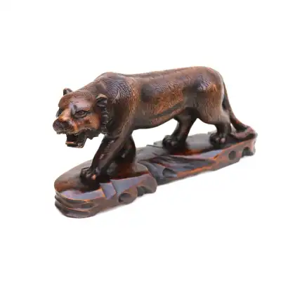 Handgeschnitztes Okimono