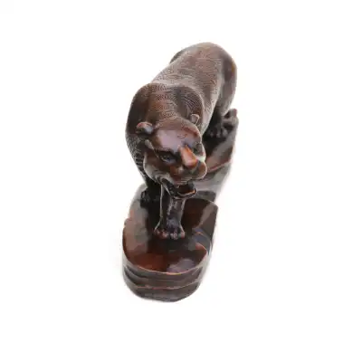 Handgeschnitztes Okimono