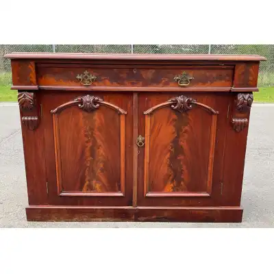 Antikes Sideboard aus Mahagoini