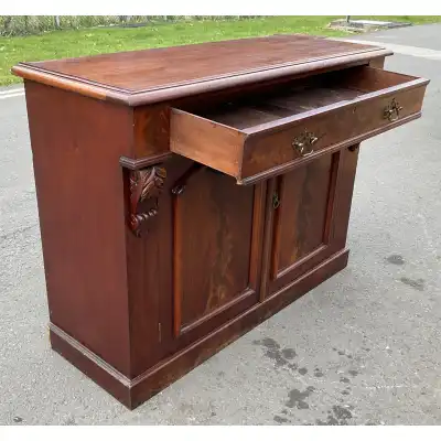 Antikes Sideboard aus Mahagoini