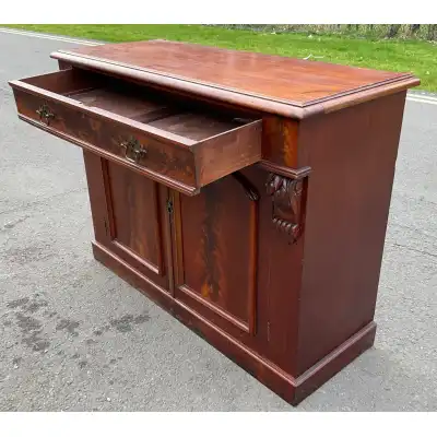 Antikes Sideboard aus Mahagoini