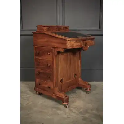 Antiker Schreibtisch