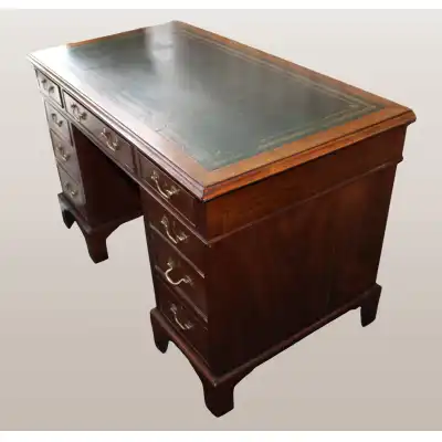 Antiker Schreibtisch aus Mahagoni