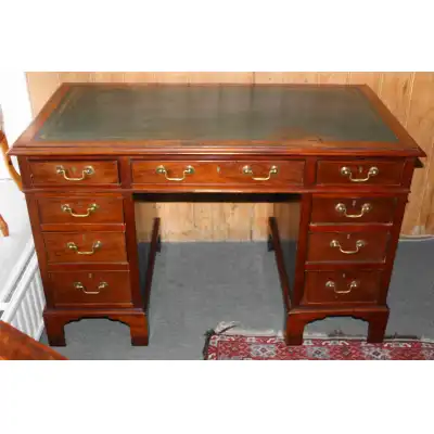 Antiker Schreibtisch aus Mahagoni