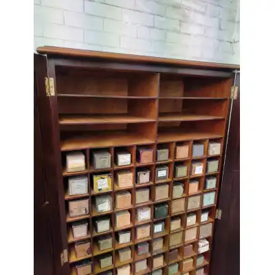 Mahagoni Kabinettschrank Antik