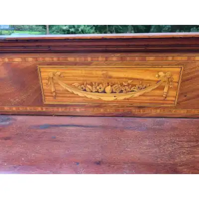 Antikes Sideboard aus Flammmahagoni