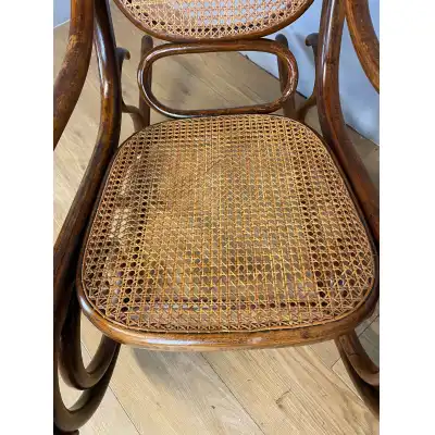 Antiker Schaukelstuhl aus Schichtholz