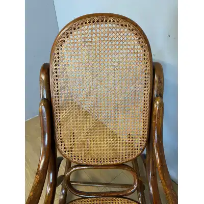 Antiker Schaukelstuhl aus Schichtholz