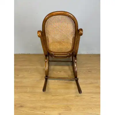 Antiker Schaukelstuhl aus Schichtholz