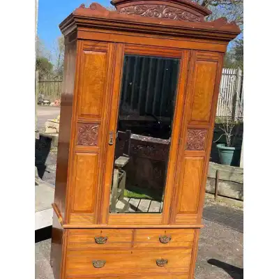 Kleiderschrank Antik