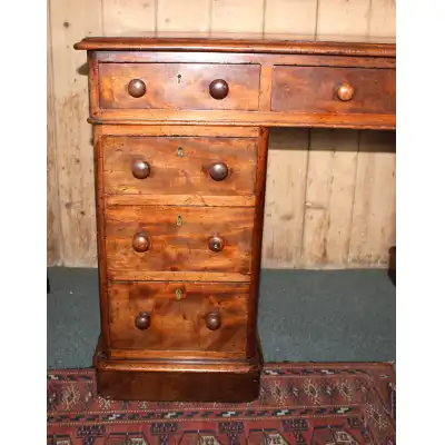 Antiker Schreibtisch 